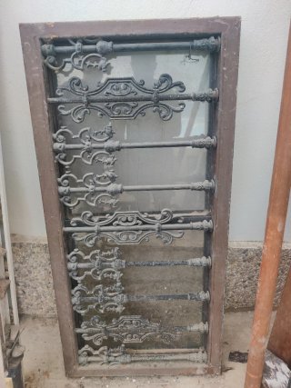Ventana Hierro con Reja Antigua