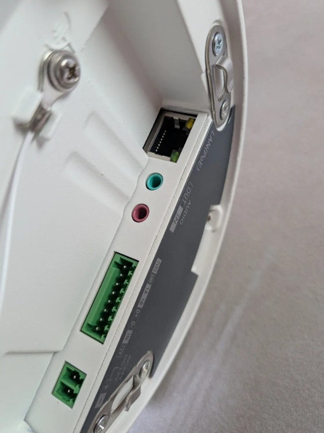 Cámara Domo IP Hikvision iDS-2CD7126G0