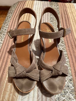 Sandalias cuña lazo ante kaki