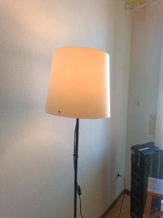 Lámpara de pie moderna