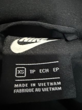 Chaqueta Nike Negra y Blanca de mujer va para M