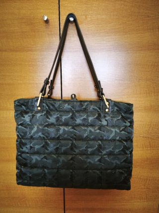 Bolso Tote Robert Pietri Camuflaje Acolchado