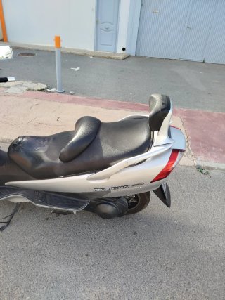 Suzuki Burgman 250cc Maxi Scooter