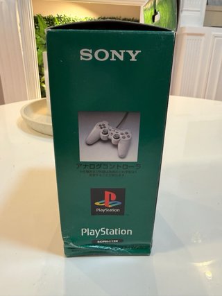 Mando Playstation PS1 SCPH-1150 completo con caja.