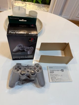 Mando Playstation PS1 SCPH-1150 completo con caja.