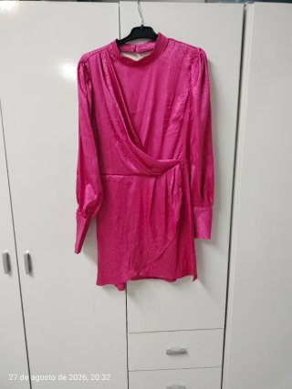 Vestido fiesta Shein rosa satén T. Única sin estre