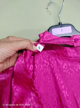 Vestido fiesta Shein rosa satén T. Única sin estre