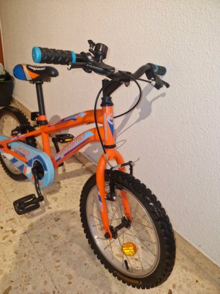 Bicicleta Infantil Naranja 16 con Ruedines