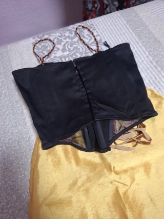 Conjunto falda y corpiño amarillo