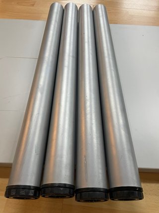 Mesa de oficina desmontable con 4 patas ajustables