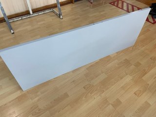 Mesa de oficina desmontable con 4 patas ajustables