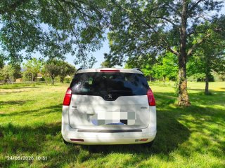 Peugeot 5008 2015