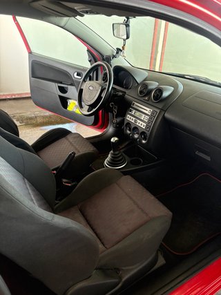 Ford Fiesta 2004