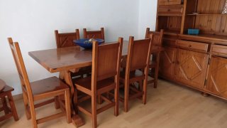 Mesa de comedor con 6 sillas de madera