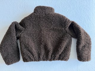 Casaco de pelúcia castanho
