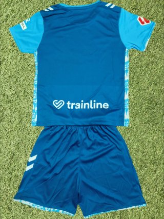 Equipación completa verdiblanca