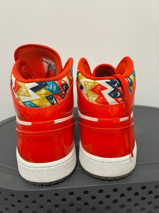 Zapatillas Air Jordan 1 Mid SE Rojas y Blancas