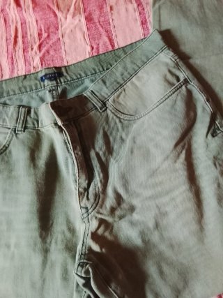 Pantalón gris verd