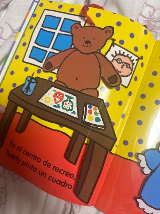 Libro un dia con teddy