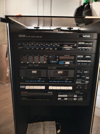 Cadena musical Amstrad (altavoces no incluidos)