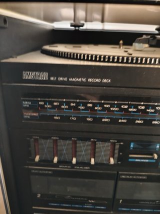 Cadena musical Amstrad (altavoces no incluidos)