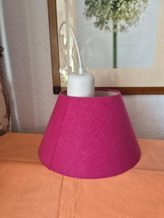 Pantalla de lámpara de techo rosa