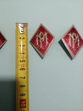Insignias militares romboidales esmaltadas