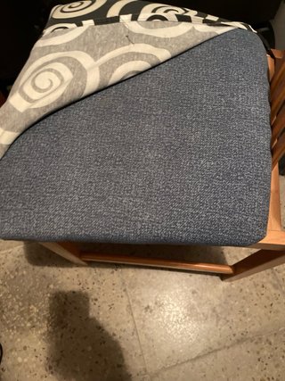 4 Sillas de Madera con Asiento Tapizado