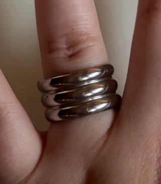 Anillo grueso acanalado plateado