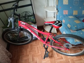 Bicicleta rossa 24 pollici