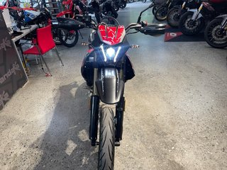 QJ Motor 125 SM Supermotard Negra/Roja