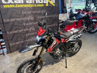 QJ Motor 125 SM Supermotard Negra/Roja