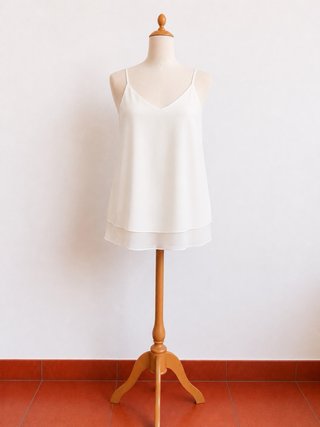 Top blanco tirantes ajustables