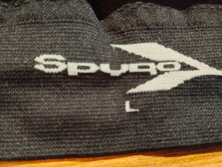 Top deportivo negro
