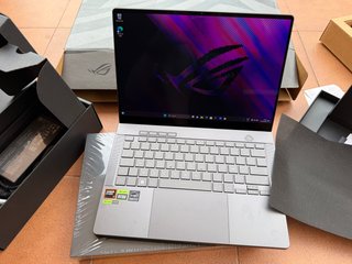 ZEPHYRUS G14 OLED Ryzen 7 8845 RTX 4060 1TB 16GB