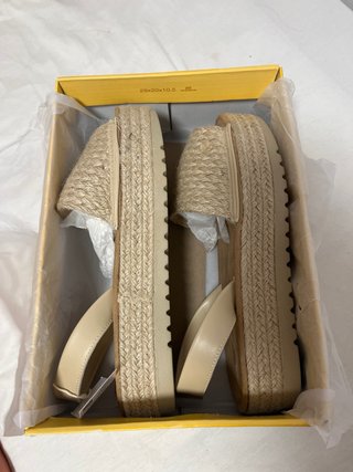 Alpargatas beige sin estrenar Talla 40