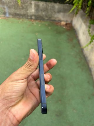 iPhone 12 Negro/Azul Marino