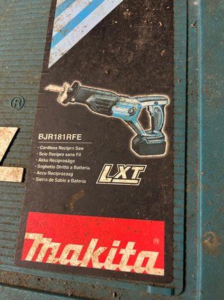 Sierra Sable Makita BJR181RFE Inalámbrica