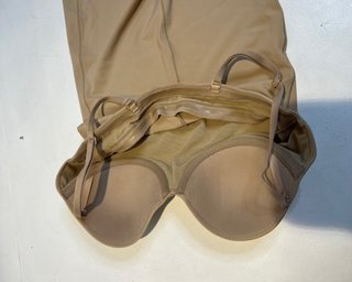 Faja body invisible de mujer reductor color carne