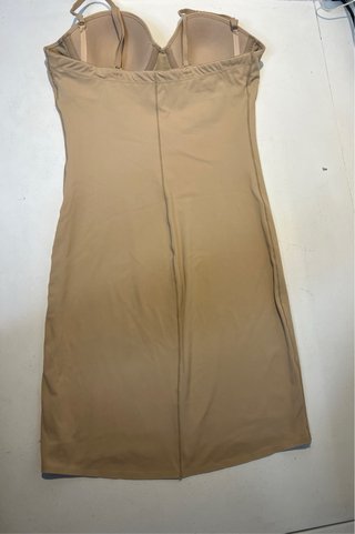 Faja body invisible de mujer reductor color carne