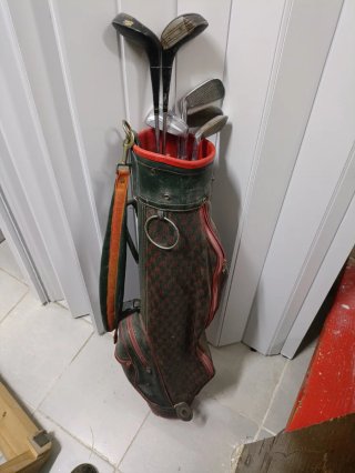 Bolso de Golf JB con Palos Antiguos