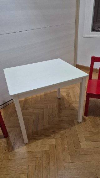 Conjunto Mesa y 2 Sillas Ikea