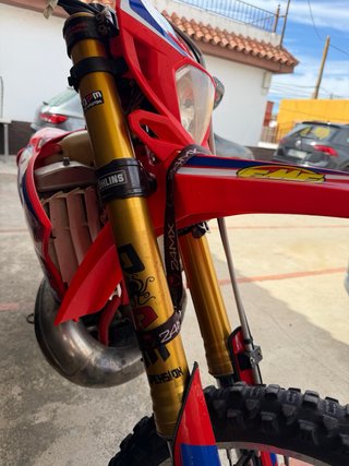 Beta Moto Enduro Roja y Blanca