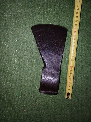 Hacha 1,3 kg. antigua restaurada