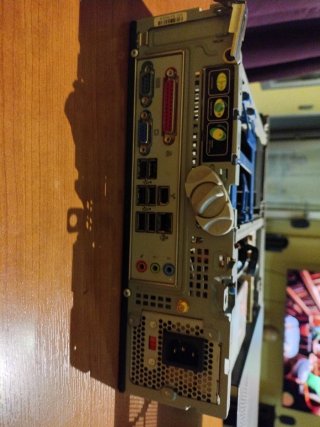 PC . Intel Core 2 Duo con grabadora. SIN HDD
