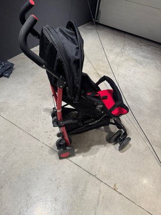 Carrito de bebé Chicco rojo y negro