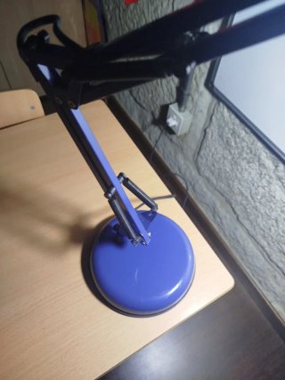 Lámpara flexo azul
