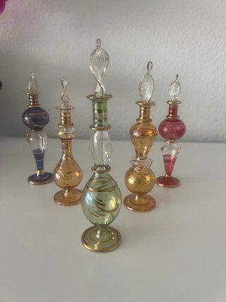 Perfumeros de delicado cristal  Murano. Son cinco