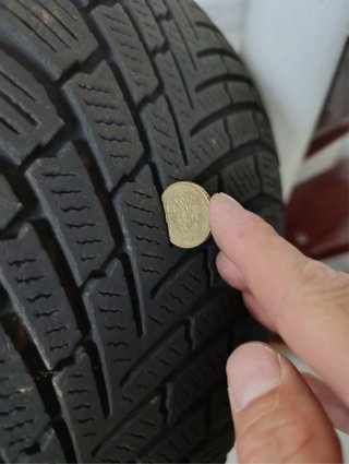 Llantas Dezent con neumáticos Continental 17