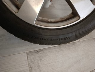 Llantas Dezent con neumáticos Continental 17